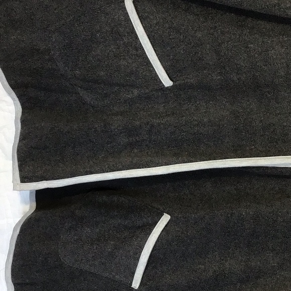 Women’s LeModa Charcoal Gray Cape. Size One Size fits most. - Picture 2 of 11